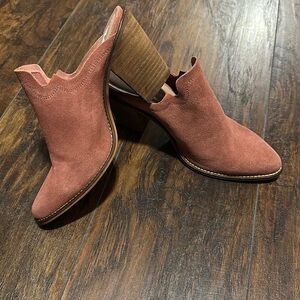 NWOT Chinese Laundry Rust Suede Mule Booties Size 10
